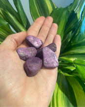 Load image into Gallery viewer, Purpurite (violet flame crystal)